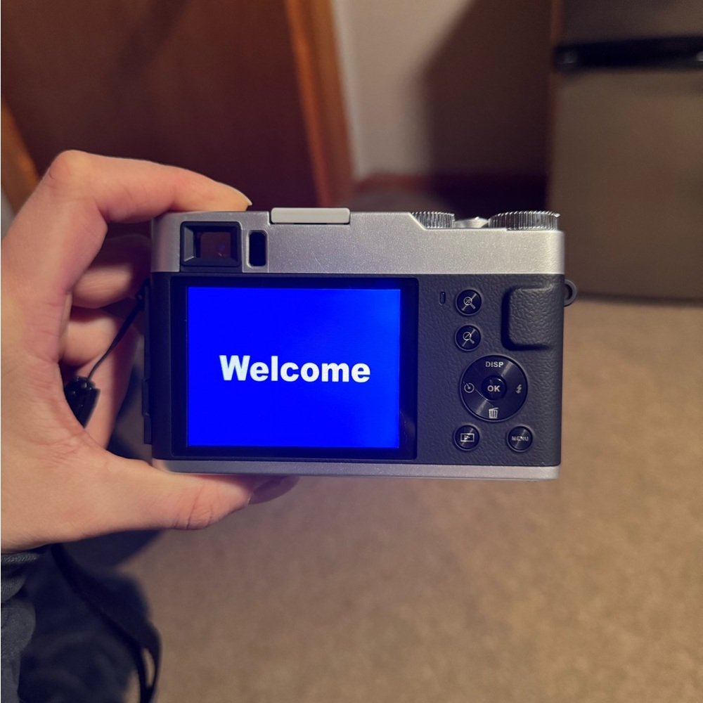 4K Ultra HD Digital Camera - Picture 3 of 7